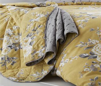 Catherine Lansfield Canterbury Bedspread