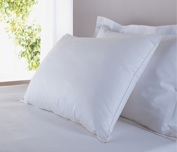 The Fine Bedding Company Cashmere Touch Pillow